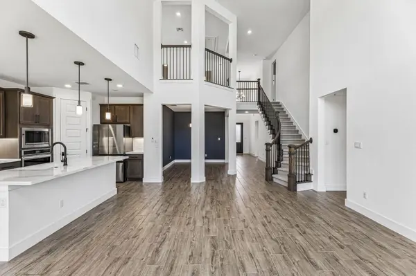 1102 Sage Thrasher CIR, Dripping Springs, TX 78620
