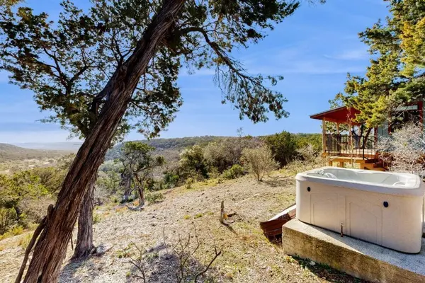 961 Buttercup LN, Wimberley, TX 78676