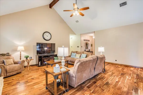 336 Primrose DR, Kyle, TX 78640