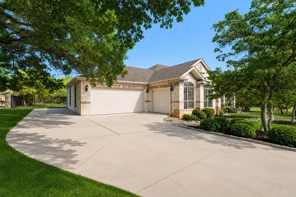205 W Majestic Oak LN, Georgetown, TX 78633