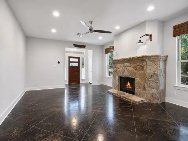 10103 Twin Lake LOOP, Dripping Springs, TX 78620