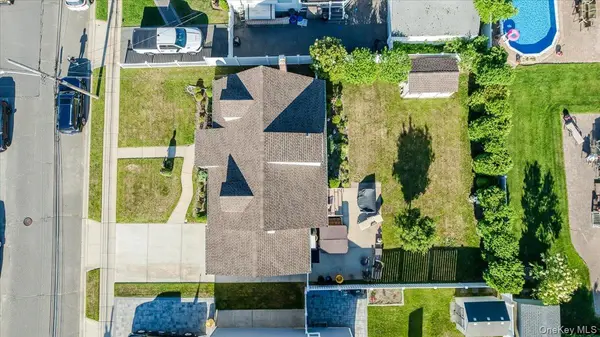206 N Iowa AVE, Massapequa, NY 11758