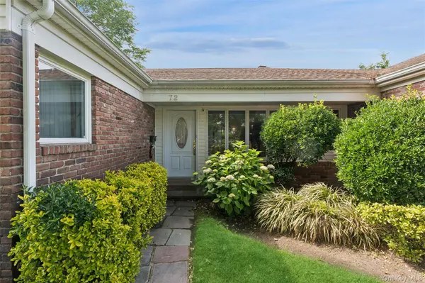 72 Lake End RD, Merrick, NY 11566