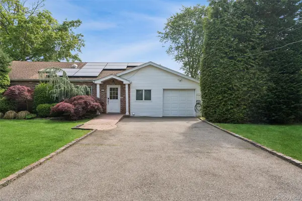 72 Lake End RD, Merrick, NY 11566