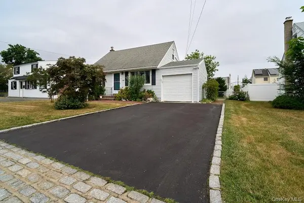 161 Van Buren ST, West Babylon, NY 11704