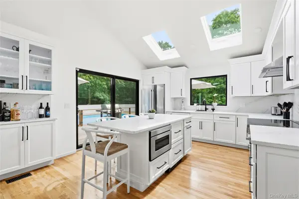 98 Old Farm RD, Sagaponack, NY 11962