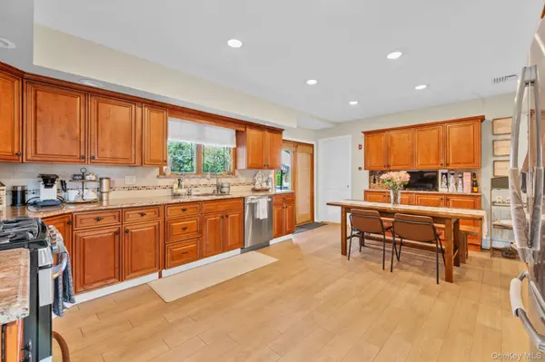 3290 Parkway DR, Baldwin, NY 11510