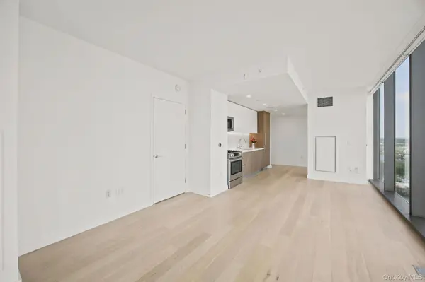 13101 40th RD #20Z, Flushing, NY 11354