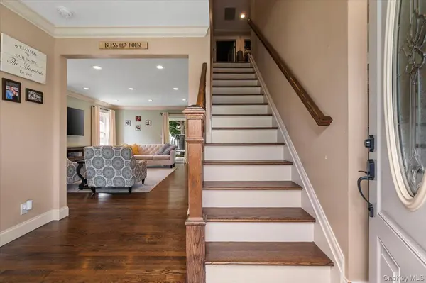 23 Cambridge AVE, Bethpage, NY 11714