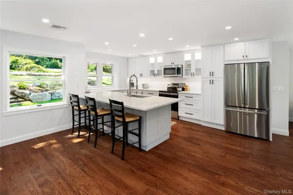 9 S Shore DR, South Salem, NY 10590