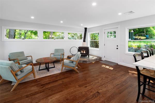 9 S Shore DR, South Salem, NY 10590