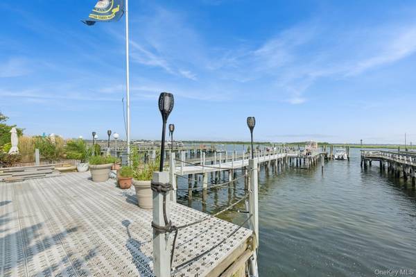 101 Bay ST, East Atlantic Beach, NY 11561