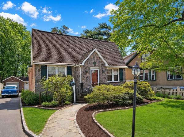 138 Hewlett AVE, Merrick, NY 11566