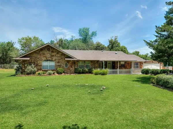1899 Williams DR, Choctaw, OK 73020