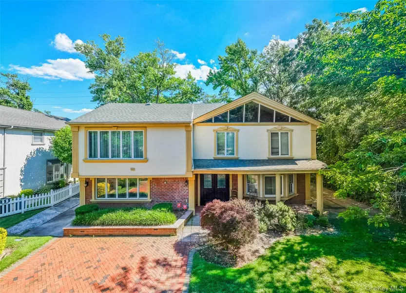 159 South DR, Manhasset Hills, NY 11040