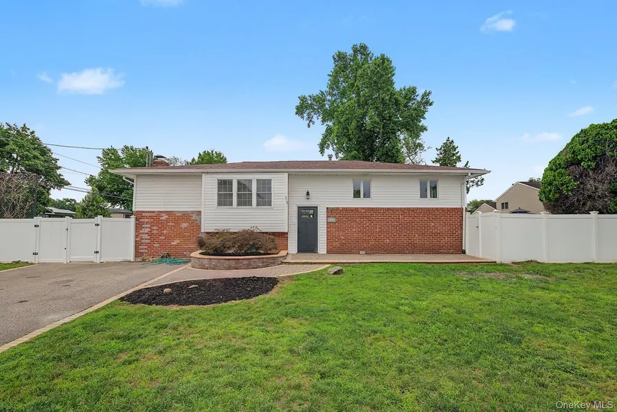414 Westview AVE, Deer Park, NY 11729