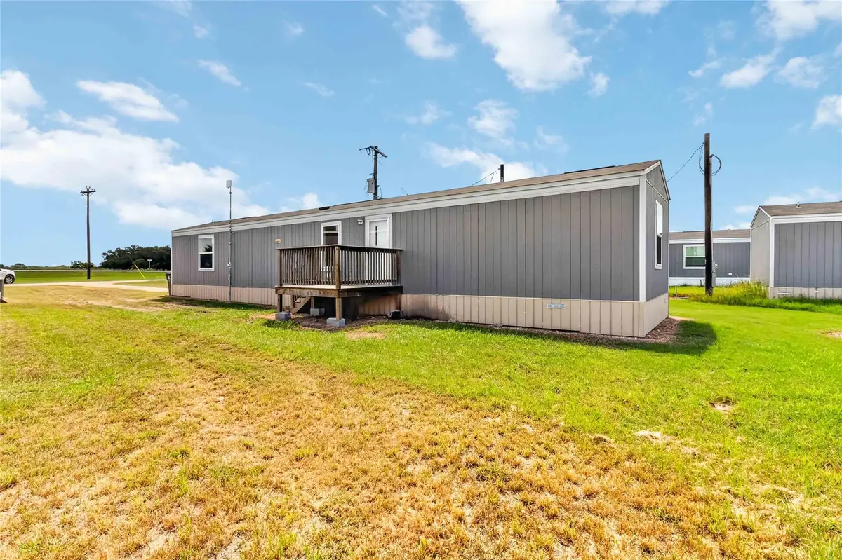 5670 E Hwy 290 ST, Giddings, TX 78942