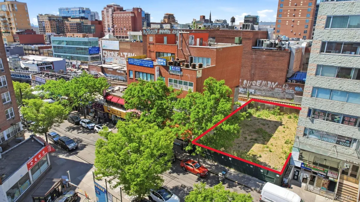 13625 41st AVE, Flushing, NY 11355