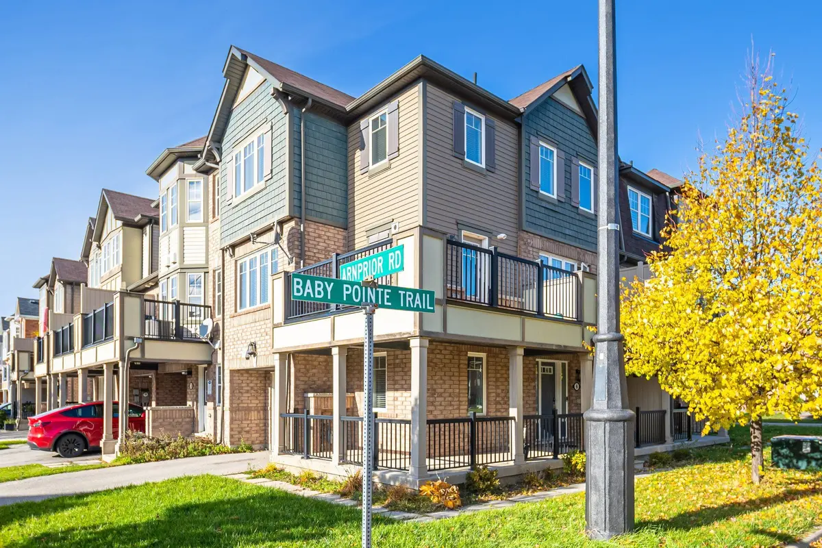 6 Baby Pointe TRL, Brampton, ON L7A 0W1
