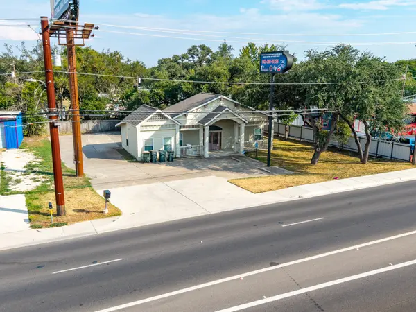 1712 N Interstate 35 FWY, San Marcos, TX 78666