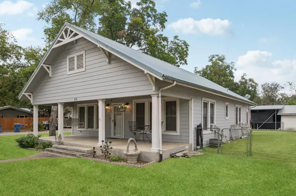 611 N Main ST, Elgin, TX 78621