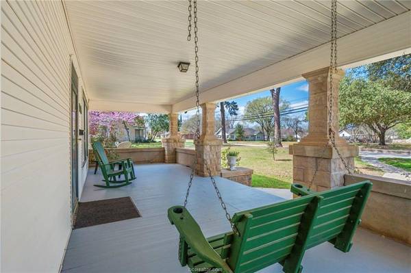 501 W Buck Street, Caldwell, TX 77836