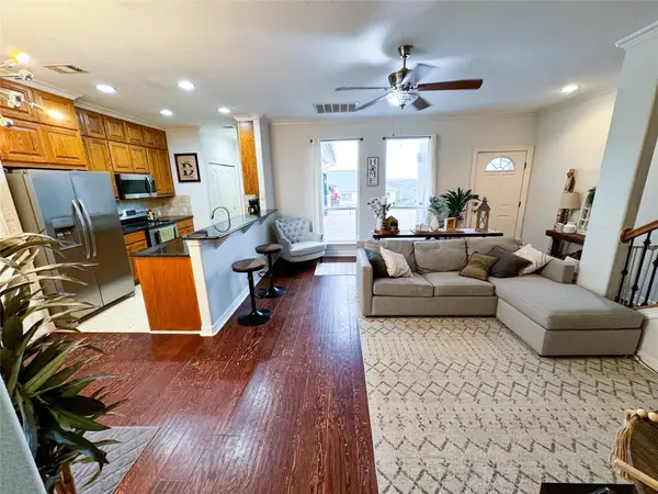 1213 Delsie DR #B, Austin, TX 78734