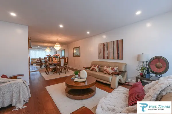 60 Seneca Hill DR, Toronto C15, ON M2J 2W5