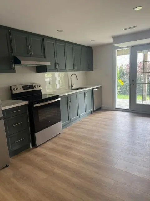 2009 Shay DR, Pickering, ON L1X 1Y1