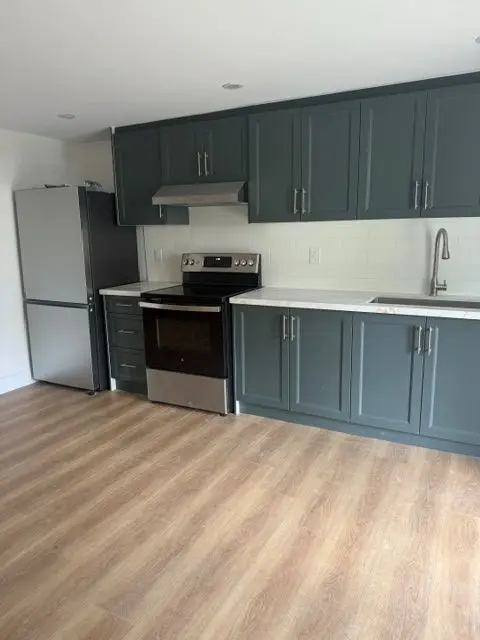 2009 Shay DR, Pickering, ON L1X 1Y1