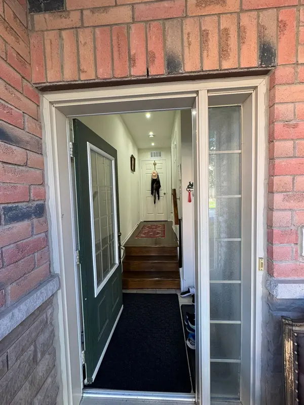 23 Linnell ST, Ajax, ON L1Z 0K9