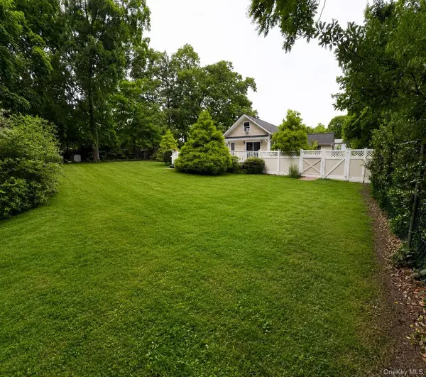 81 Union AVE, Amityville, NY 11701