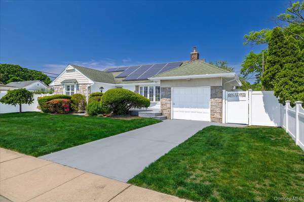 708 Lorentz ST, Elmont, NY 11003