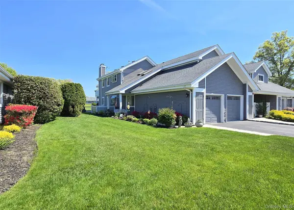 377 Quarry Pond CT, Moriches, NY 11955