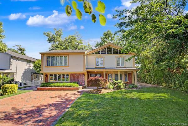 159 South DR, Manhasset Hills, NY 11040