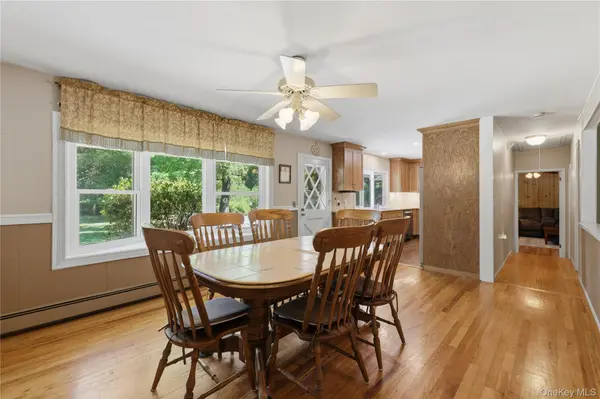 23 Leggett RD, Chatham, NY 12075