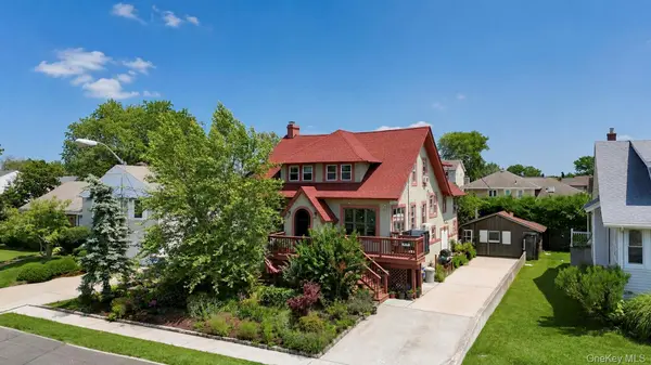 359 Roosevelt AVE, Freeport, NY 11520
