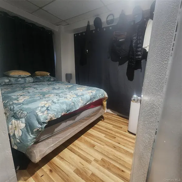 4821 91st ST, Elmhurst, NY 11373