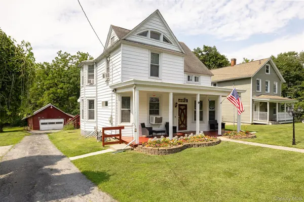 9 Hughes AVE, Staatsburg, NY 12580