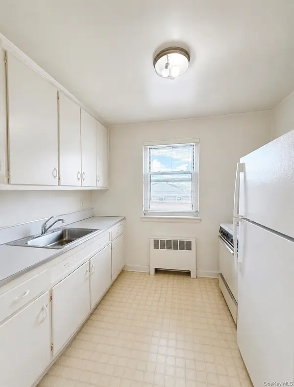 6909 150 ST #B, Flushing, NY 11367