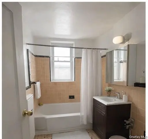 14444 41 AVE #2A, Flushing, NY 11354
