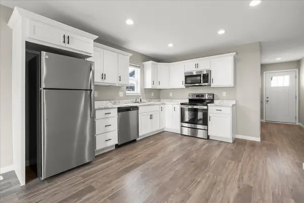 4322 S Mourning Dove DR, Waterloo, IA 50702