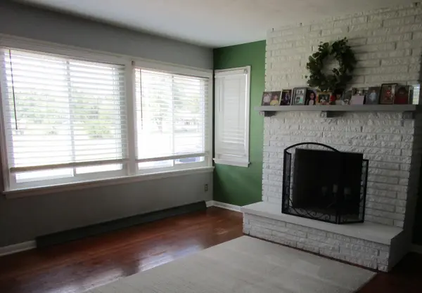 1105 E Rand ST, Hobart, IN 46342