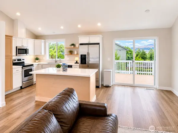 576 Saddle Rock LOOP, Wenatchee, WA 98801
