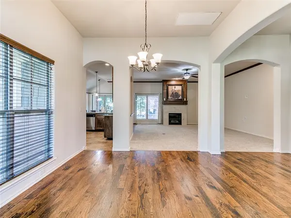 200 Nature LN, Edmond, OK 73034