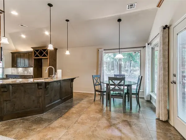 200 Nature LN, Edmond, OK 73034