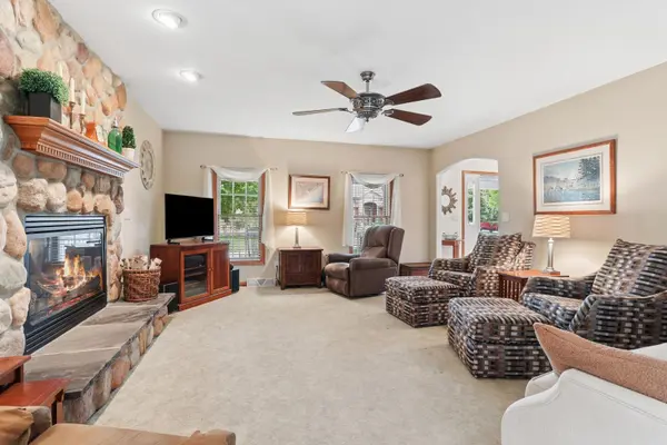 136 HIGHLAND DR, Glenbeulah, WI 53023-1114