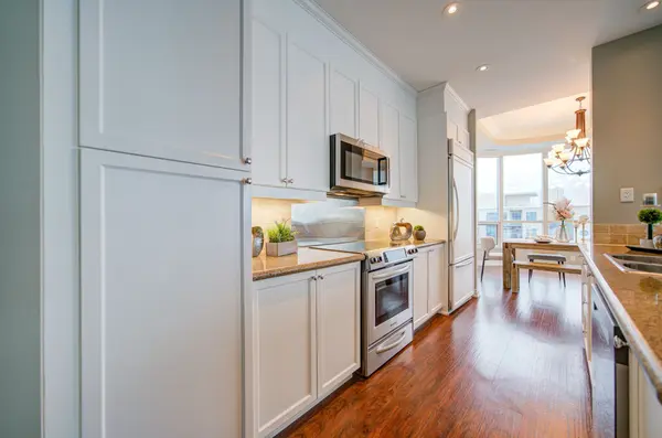 37 Ellen St N/A #Ph06, Barrie, ON L4N 6G2