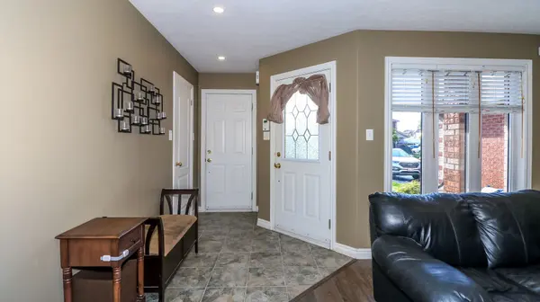 79 White Elm RD, Barrie, ON L4N 0E4