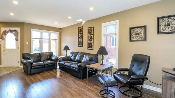 79 White Elm RD, Barrie, ON L4N 0E4